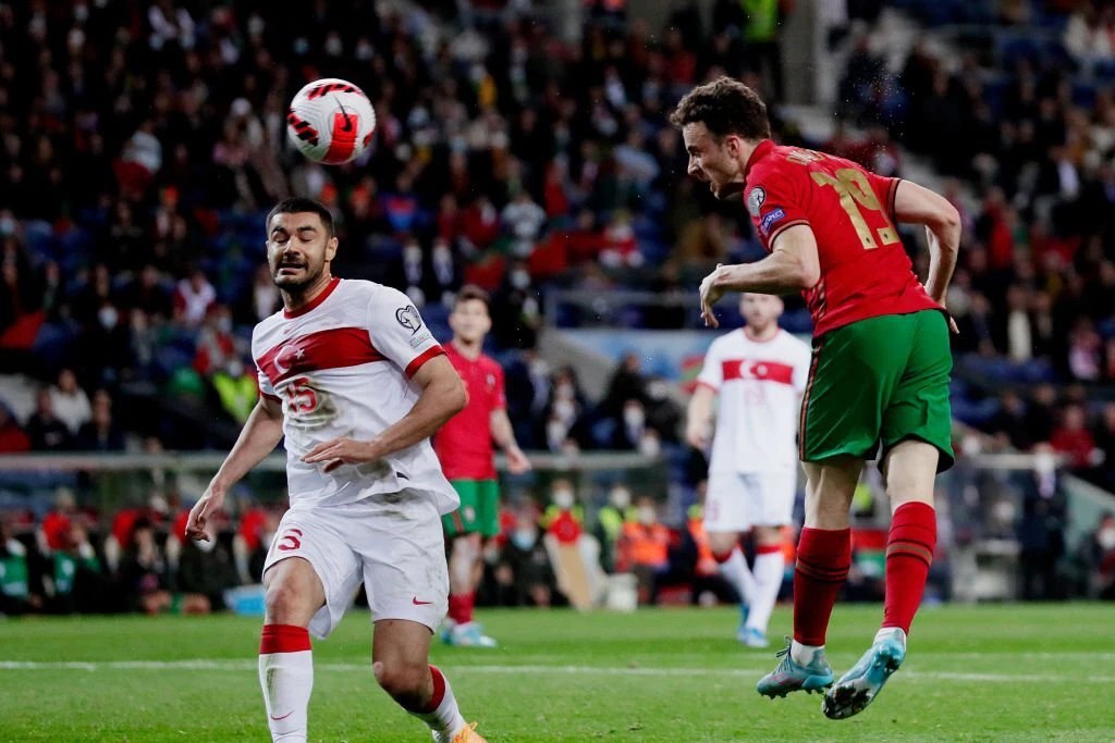 Dẫn trước 2 bàn, Bồ Đào Nha vẫn trải qua những phút cuối cực &quot;đau tim&quot; để vào chung kết tranh vé vớt World Cup - Ảnh 6.
