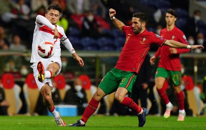 Dẫn trước 2 bàn, Bồ Đào Nha vẫn trải qua những phút cuối cực đau tim để vào chung kết tranh vé vớt World Cup - Ảnh 4.