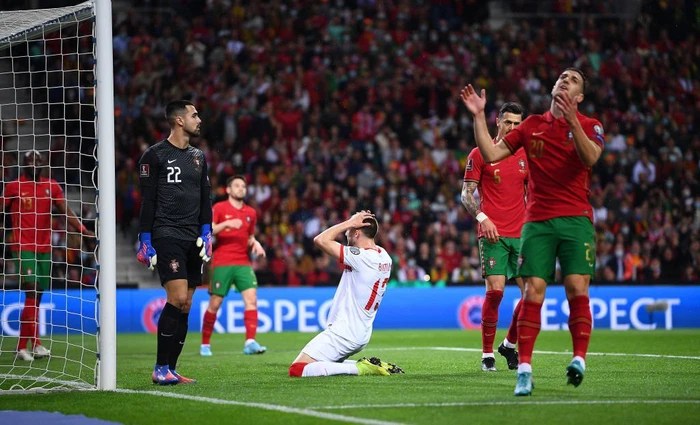 Dẫn trước 2 bàn, Bồ Đào Nha vẫn trải qua những phút cuối cực đau tim để vào chung kết tranh vé vớt World Cup - Ảnh 5.