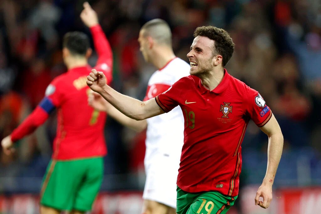 Dẫn trước 2 bàn, Bồ Đào Nha vẫn trải qua những phút cuối cực &quot;đau tim&quot; để vào chung kết tranh vé vớt World Cup - Ảnh 6.