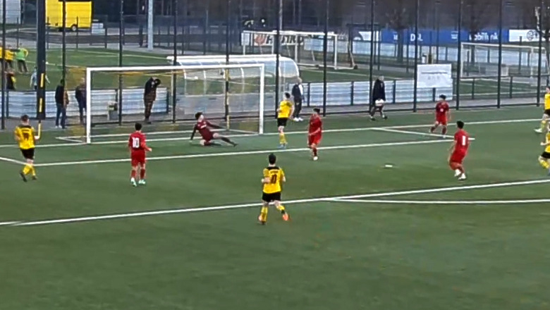 ĐT U17 Việt Nam hòa đội trẻ Dortmund ở trận giao hữu đầu tiên tại Đức